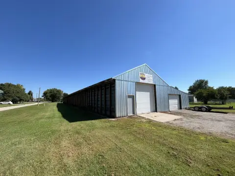 Westport Commercial Building on Acreage