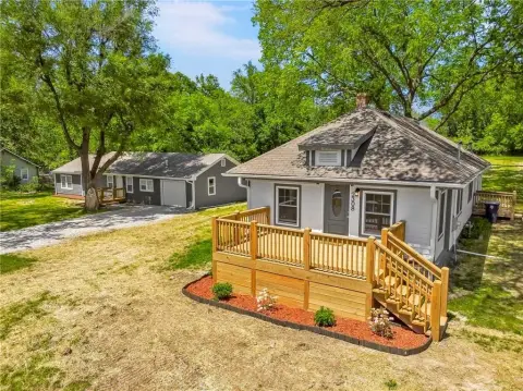 Remodeled Homes on 1.5 Acres