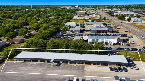 Retail Suite with Excellent Visibility