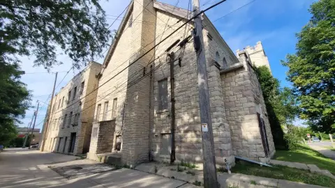 Lannon Stone Building in Milwaukee