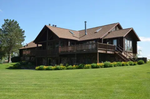Luxury Log Home on Acreage