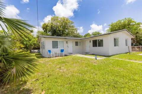 Renovated Duplex with Separate Laundry