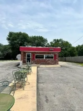 Restaurant with Dual Drive-Through Windows