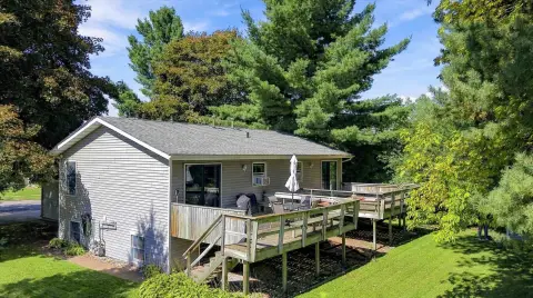Bi-Level Duplex with Decks