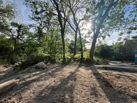 Residential Land in Dallas, TX