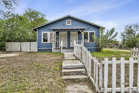 Duplex With Updated Interiors