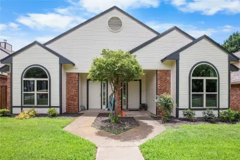 Duplex with Covered Parking