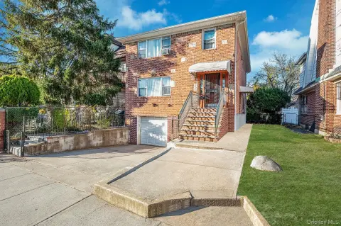 Updated Brick Duplex in Briarwood