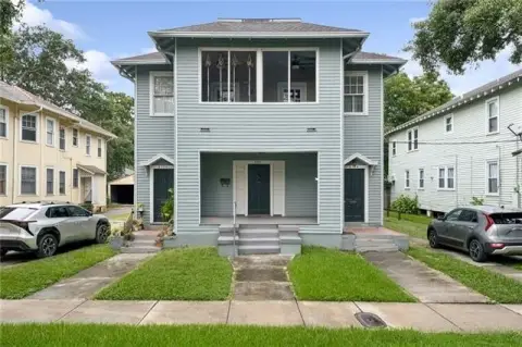 Three-Unit Triplex with Courtyard
