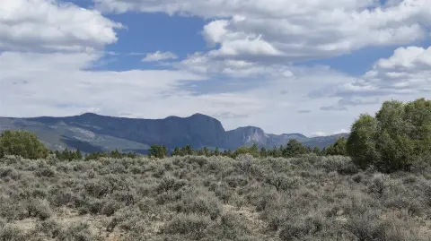 Los Ojos Land with Views