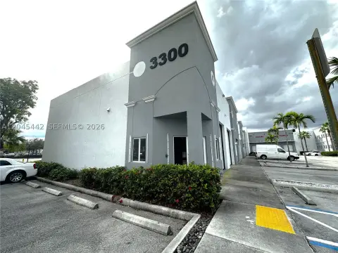 Corner Office-Warehouse Flex Space