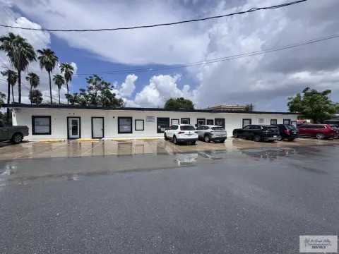 Mixed-Use Plaza Unit