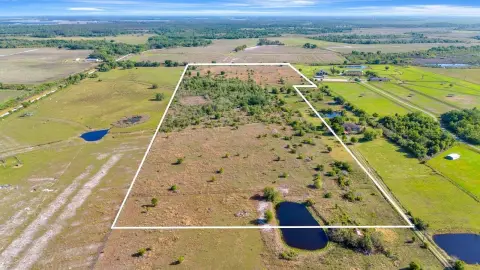 Expansive Land Parcel in Myakka