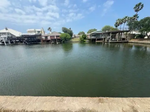 Waterfront Lot on North Padre