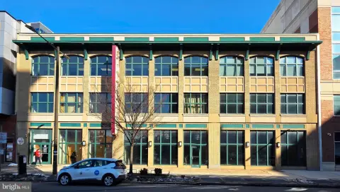 Spacious Commercial Space on Broad