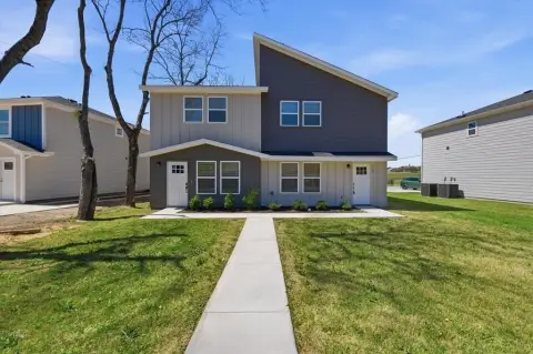 Modern Duplex Near NAS JRB