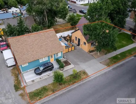 Renovated Duplex With Flex Building