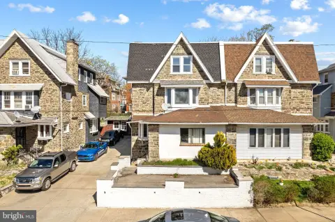 Renovated Triplex in Overbrook Park