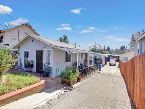 Duplex With Private Driveway