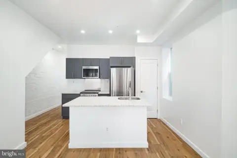Renovated Triplex in Kingsessing Neighborhood