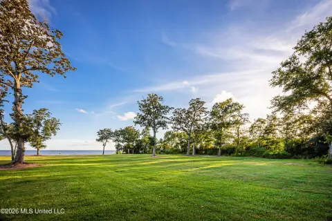 Gulf-Front Waterfront Land