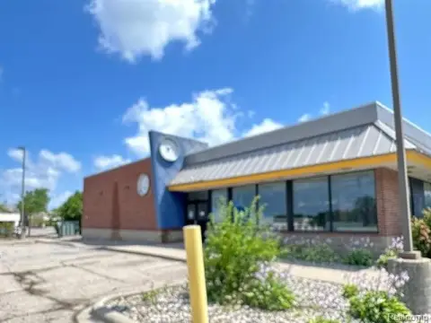 Drive-Thru Retail Space in Flint
