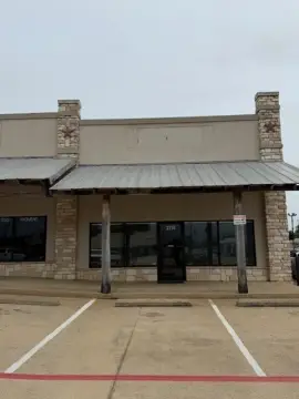 Retail Storefront in Shopping Center
