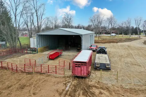 Versatile Land with Metal Building
