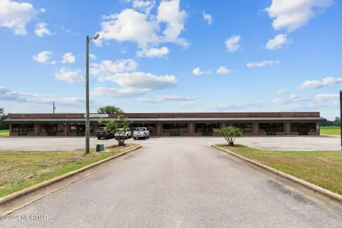 10-Unit Retail Strip Mall