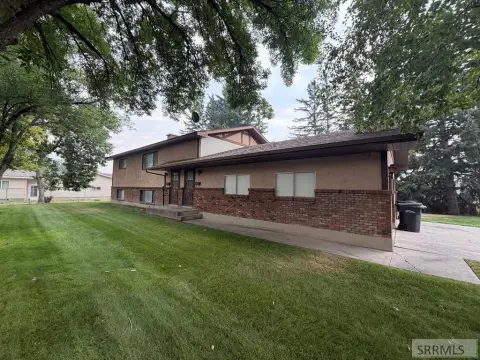Well-Maintained Duplex Income Property
