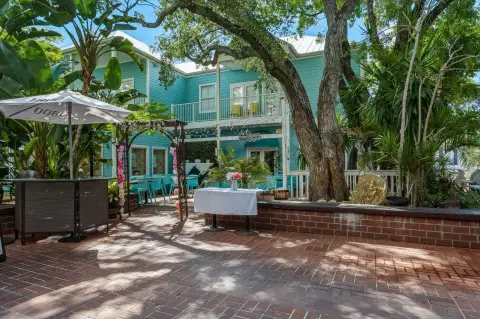 Restaurant Condominium with Outdoor Seating