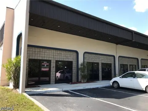 Flex Space with Grade-Level Doors