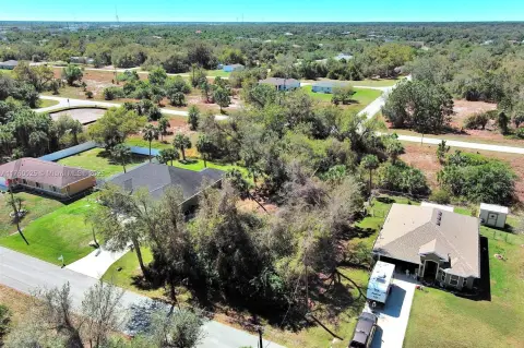 Port Charlotte Land Near Amenities