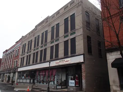 Mixed-Use Building in Downtown Claremont