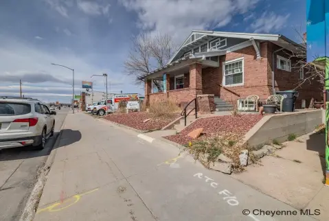 High-Visibility Retail/Office/Salon Opportunity