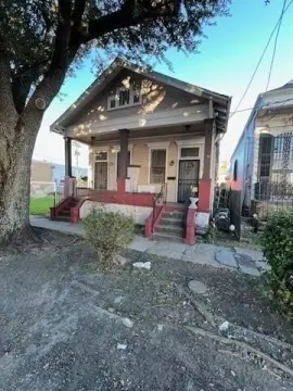 Fenced Duplex with Porch