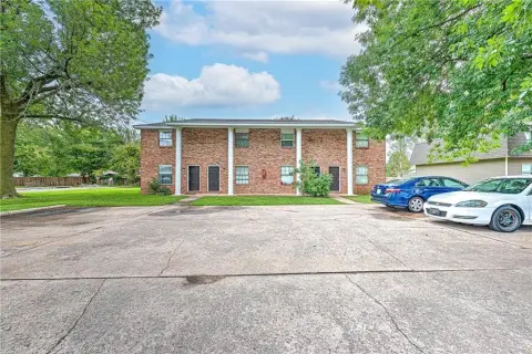 Remodeled Fourplex in East Springdale