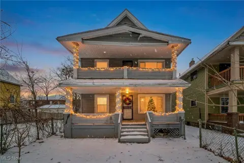 Renovated Duplex Near University Circle