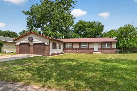 Updated Duplex for Immediate Possession