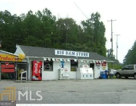 Iconic Landmark Store on 1.45 Acres