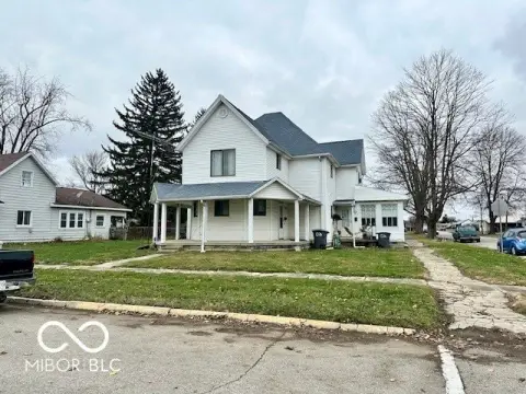 Rushville Triplex: Income Opportunity