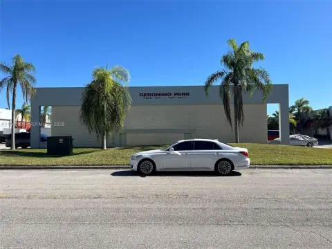 Updated Warehouse Space in Kendall