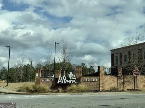 Rectangular City Lot with Highway Frontage