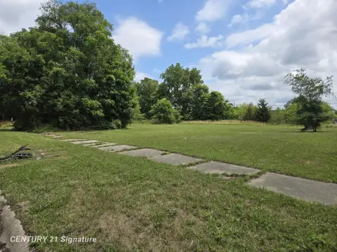 Three-Lot Commercial Land Parcel