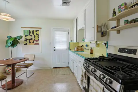 Duplex with Month-to-Month Income
