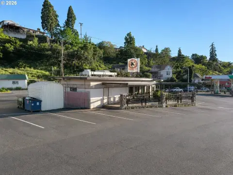 Coffee Shop with Building and Land