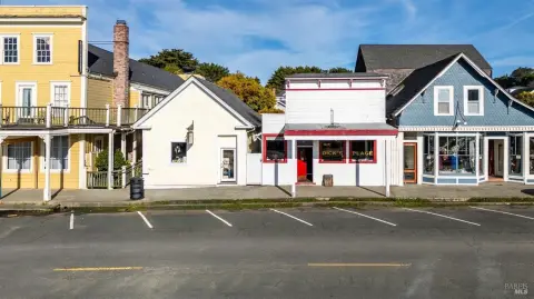 Mendocino Mixed-Use Property with Business