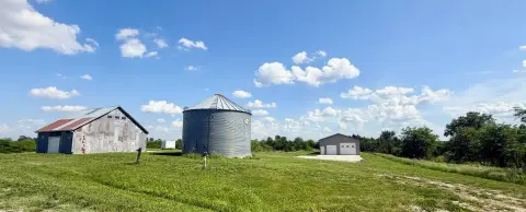 Recreational Farm Tract with Camper Hooks