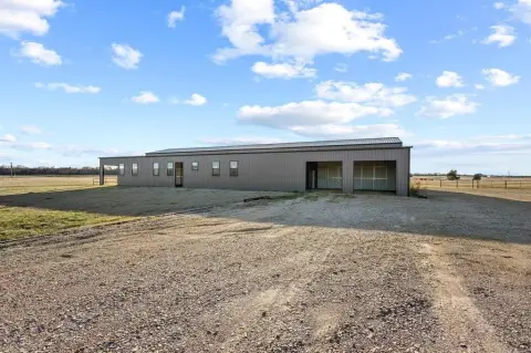 Paris, TX Improved Land