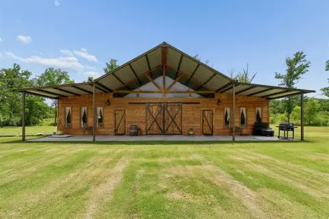 Barn-Style Wedding Venue